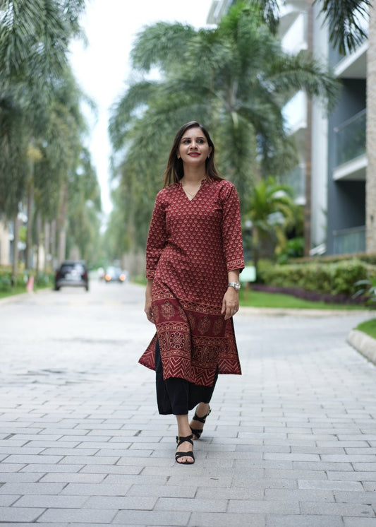 Maroon printed color neck kurta